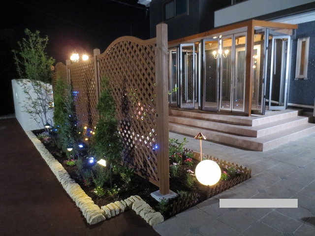 家族が楽しめるプレミアムガーデン 有限会社西舘拓硝子店 岩手県I様邸 Spectacular garden lighting by lighting professionals. Enjoy a dramatic, romantic, even mysterious scene comparing to a day time.