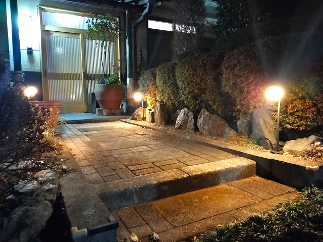 灯かりのある庭　I-max garden　東京都 I様邸 Spectacular garden lighting by lighting professionals. Enjoy a dramatic, romantic, even mysterious scene comparing to a day time.