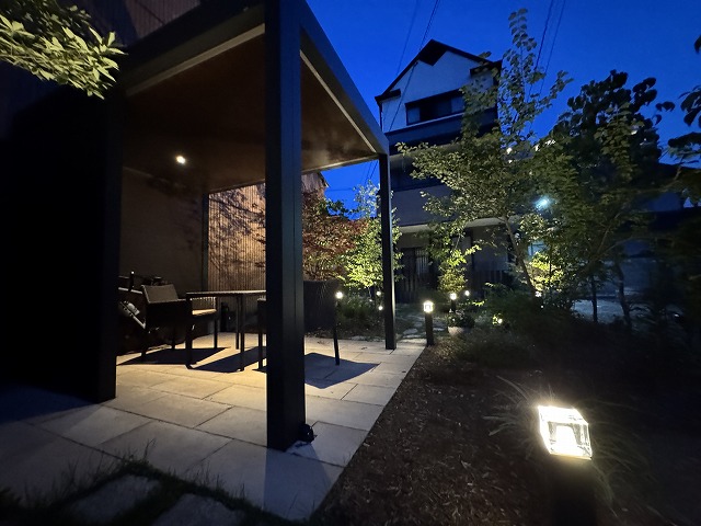 老後を楽しむ癒しのガーデン Assemble Garden(アセンブルガーデン) 兵庫県S様邸 Spectacular garden lighting by lighting professionals. Enjoy a dramatic, romantic, even mysterious scene comparing to a day time.