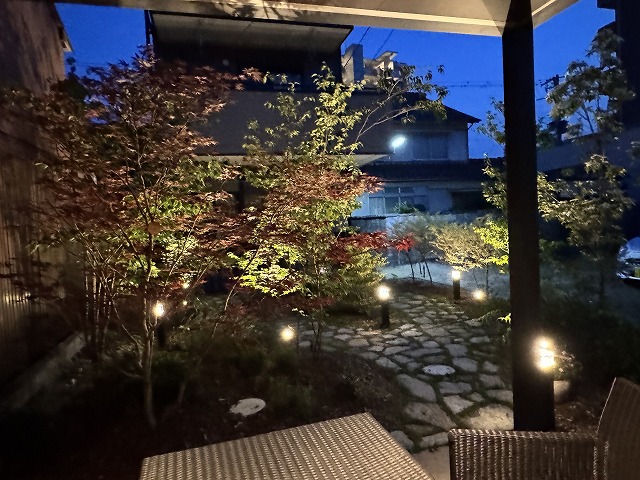 老後を楽しむ癒しのガーデン Assemble Garden(アセンブルガーデン) 兵庫県S様邸 Spectacular garden lighting by lighting professionals. Enjoy a dramatic, romantic, even mysterious scene comparing to a day time.