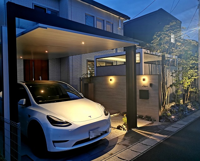 アウトドアリビング　株式会社Cuddle Design　千葉県H様邸 Spectacular garden lighting by lighting professionals. Enjoy a dramatic, romantic, even mysterious scene comparing to a day time.
