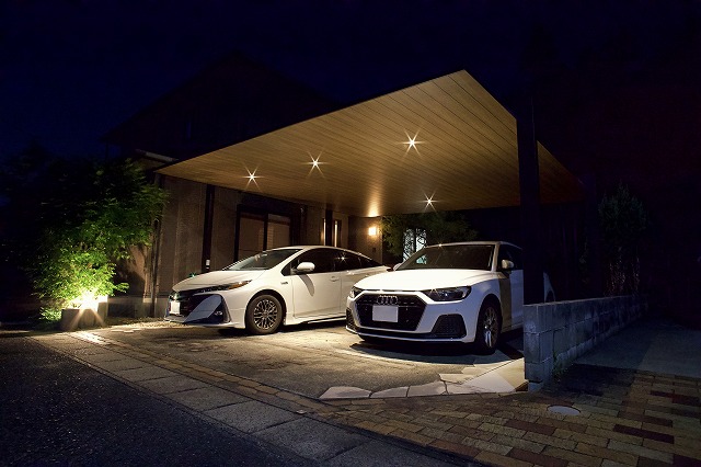 外構のリフォーム　サコヤマエクステリア　SAKOYAMA EXTERIOR　山口県S様邸 Spectacular garden lighting by lighting professionals. Enjoy a dramatic, romantic, even mysterious scene comparing to a day time.