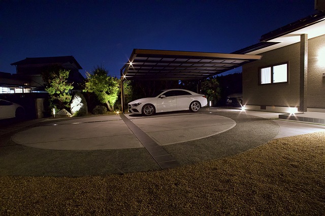 外構のリフォーム　サコヤマエクステリア　SAKOYAMA EXTERIOR　山口県S様邸 Spectacular garden lighting by lighting professionals. Enjoy a dramatic, romantic, even mysterious scene comparing to a day time.