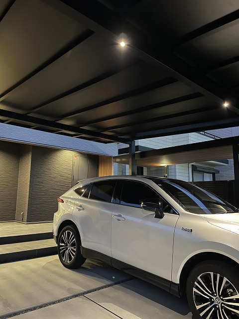 光と上手にお付き合い　株式会社造園サービス　愛知県Ｙ様邸 Spectacular garden lighting by lighting professionals. Enjoy a dramatic, romantic, even mysterious scene comparing to a day time.