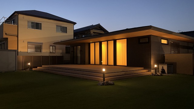 ナイトシーンも楽しむお庭　クラウンエクステリア株式会社　愛知県S様邸 Spectacular garden lighting by lighting professionals. Enjoy a dramatic, romantic, even mysterious scene comparing to a day time.